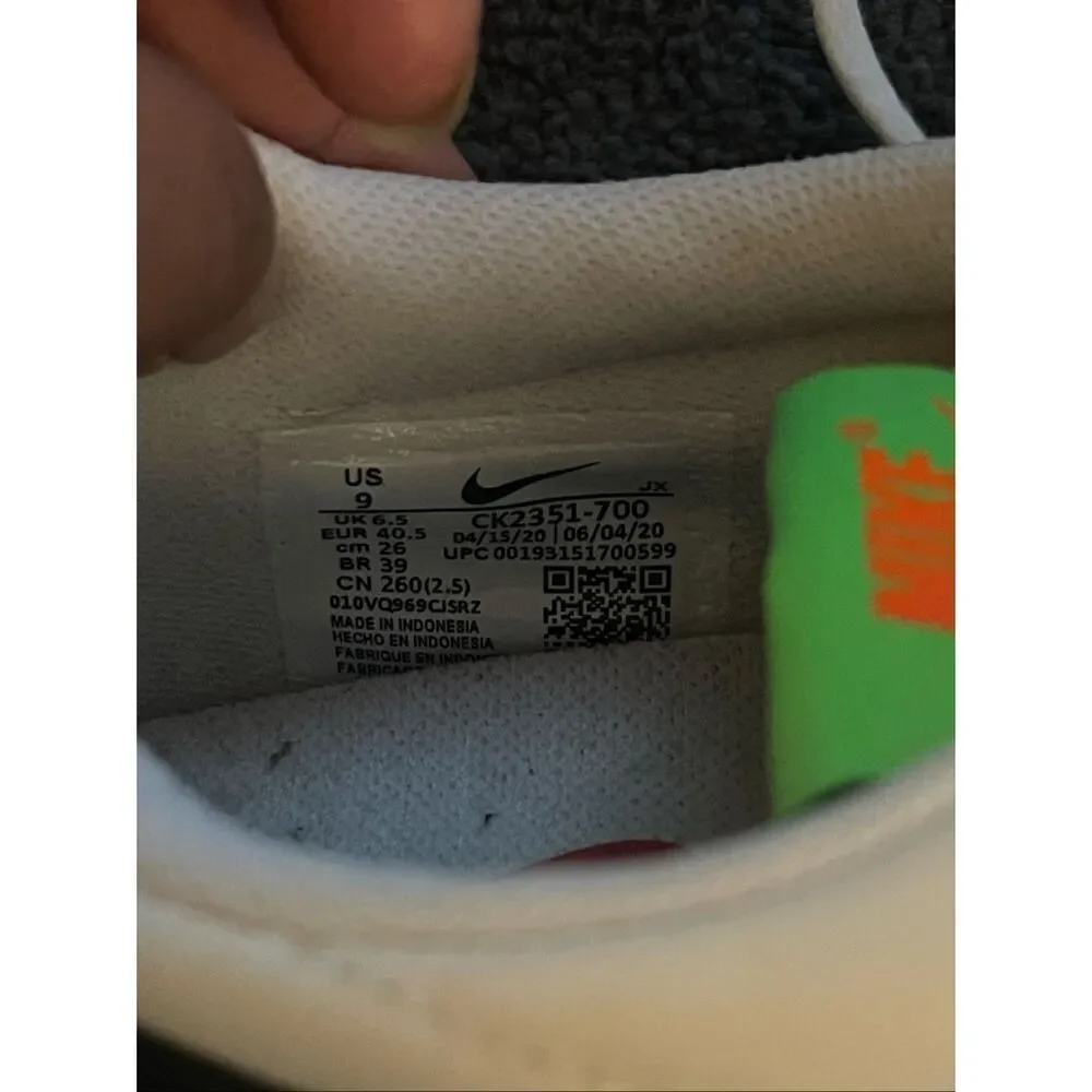NIKE DAYBREAK SNEAKERS